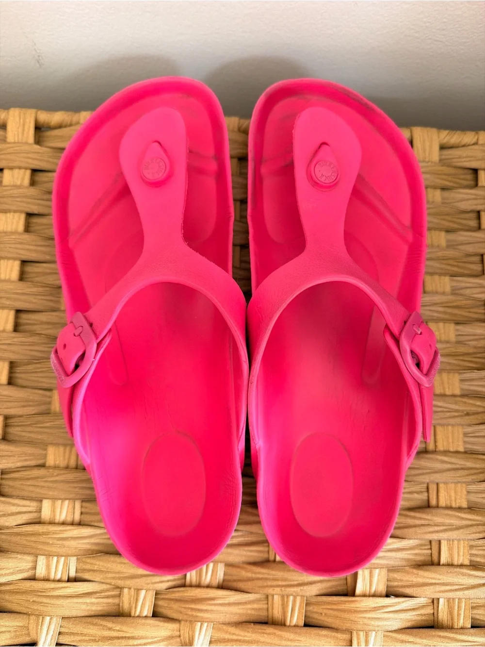 Birkenstock Unisex Gizeh EVA Sandals Vibrant Pink Women’s Size EU 40 / US 9/9.5